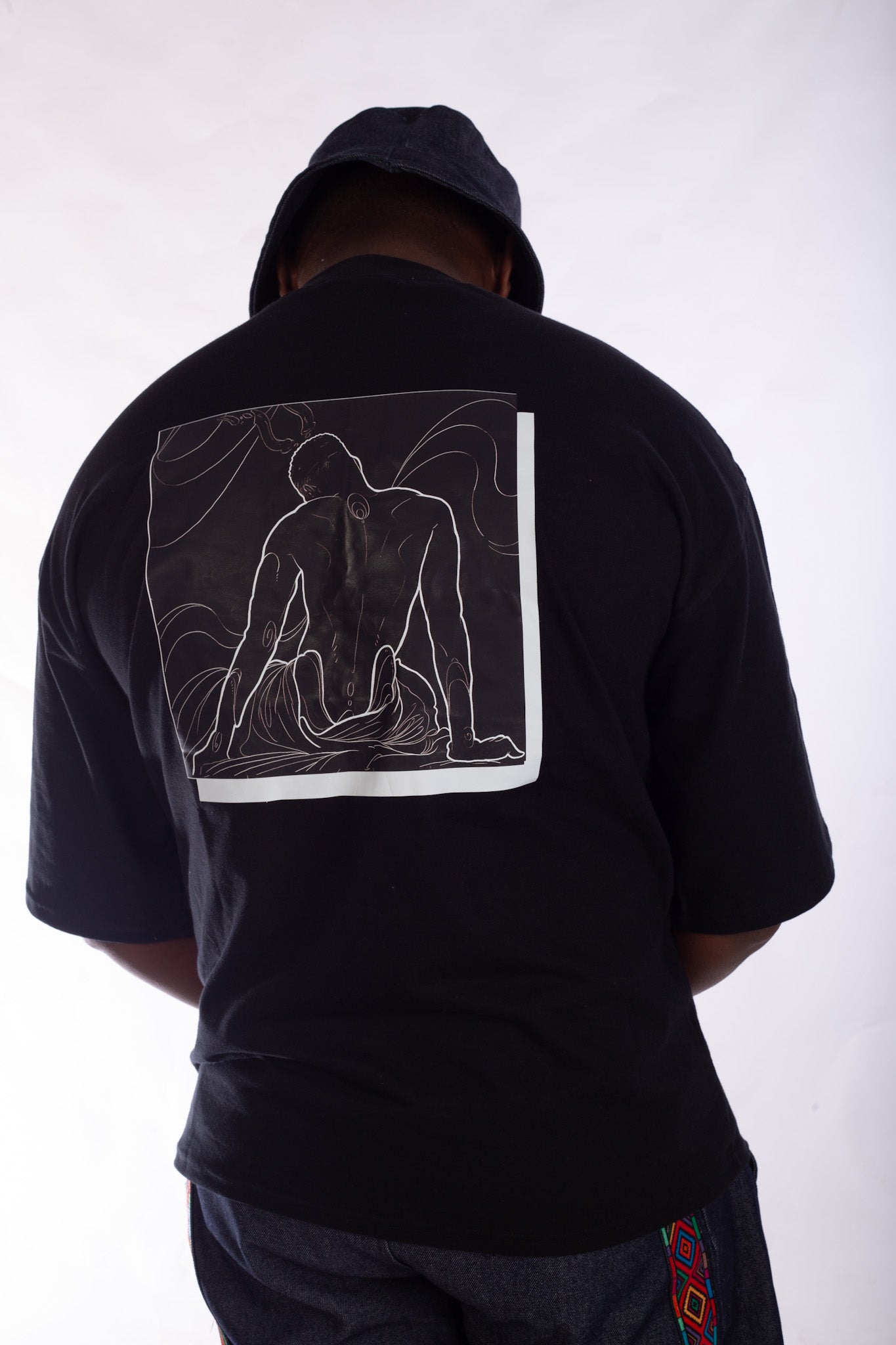 Premium Oversized Streetwear Shirt Urban Art - Kali Yuga: Waving Guy
